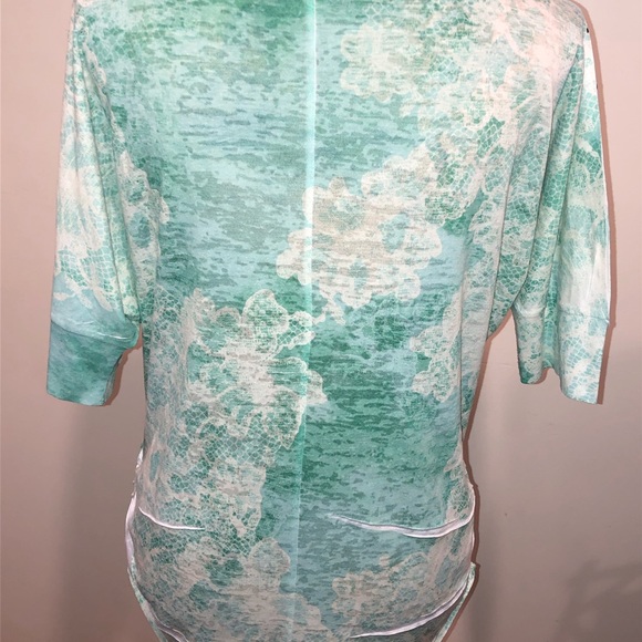 🍃 Pretty Maurice’s Top 🍃 - Picture 4 of 7